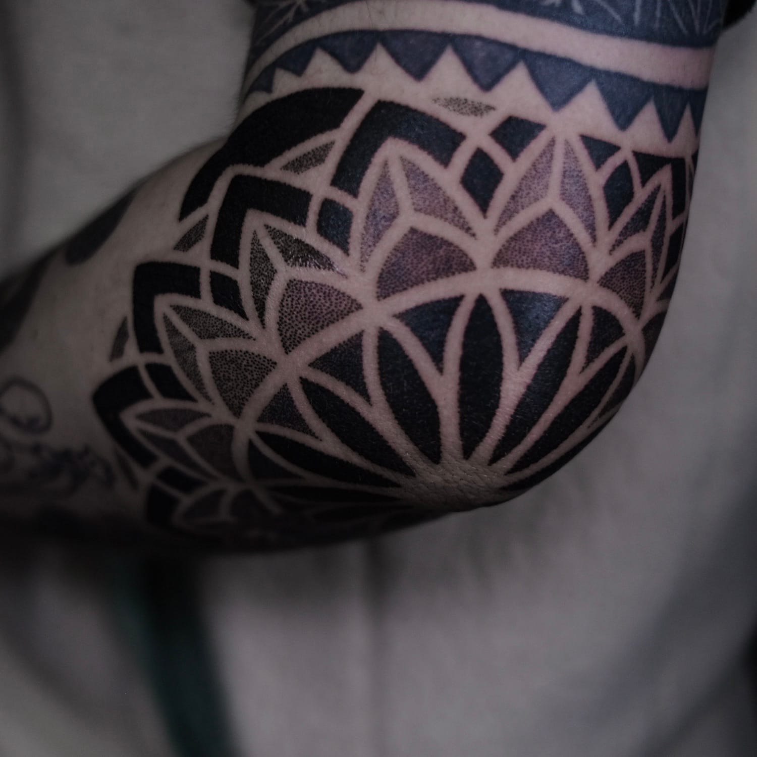 Manchester Tattoo Artist: Custom Geometric and Ornamental Tattoos 5 2